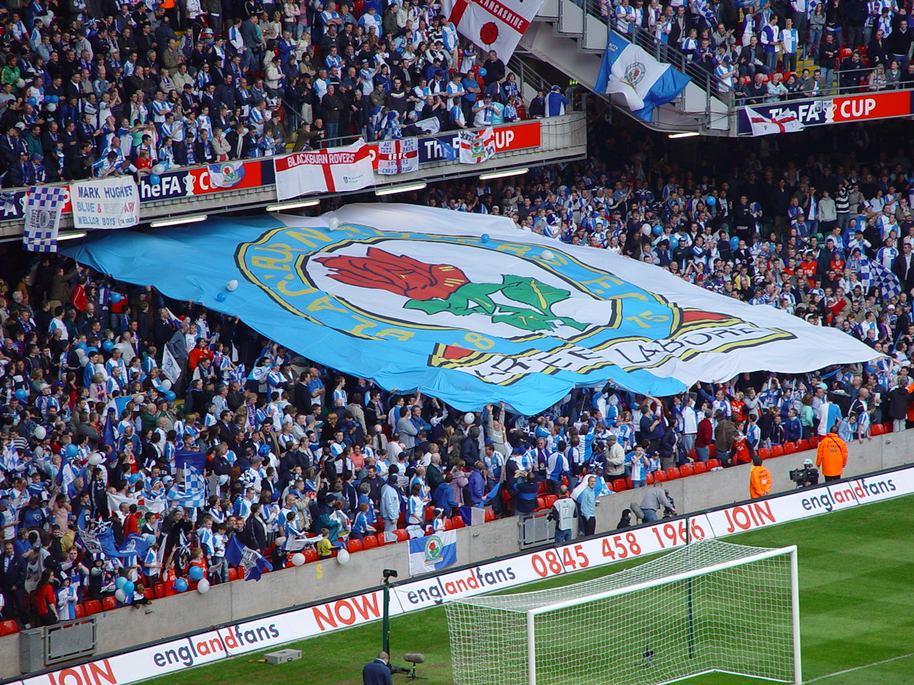 football crowd flag