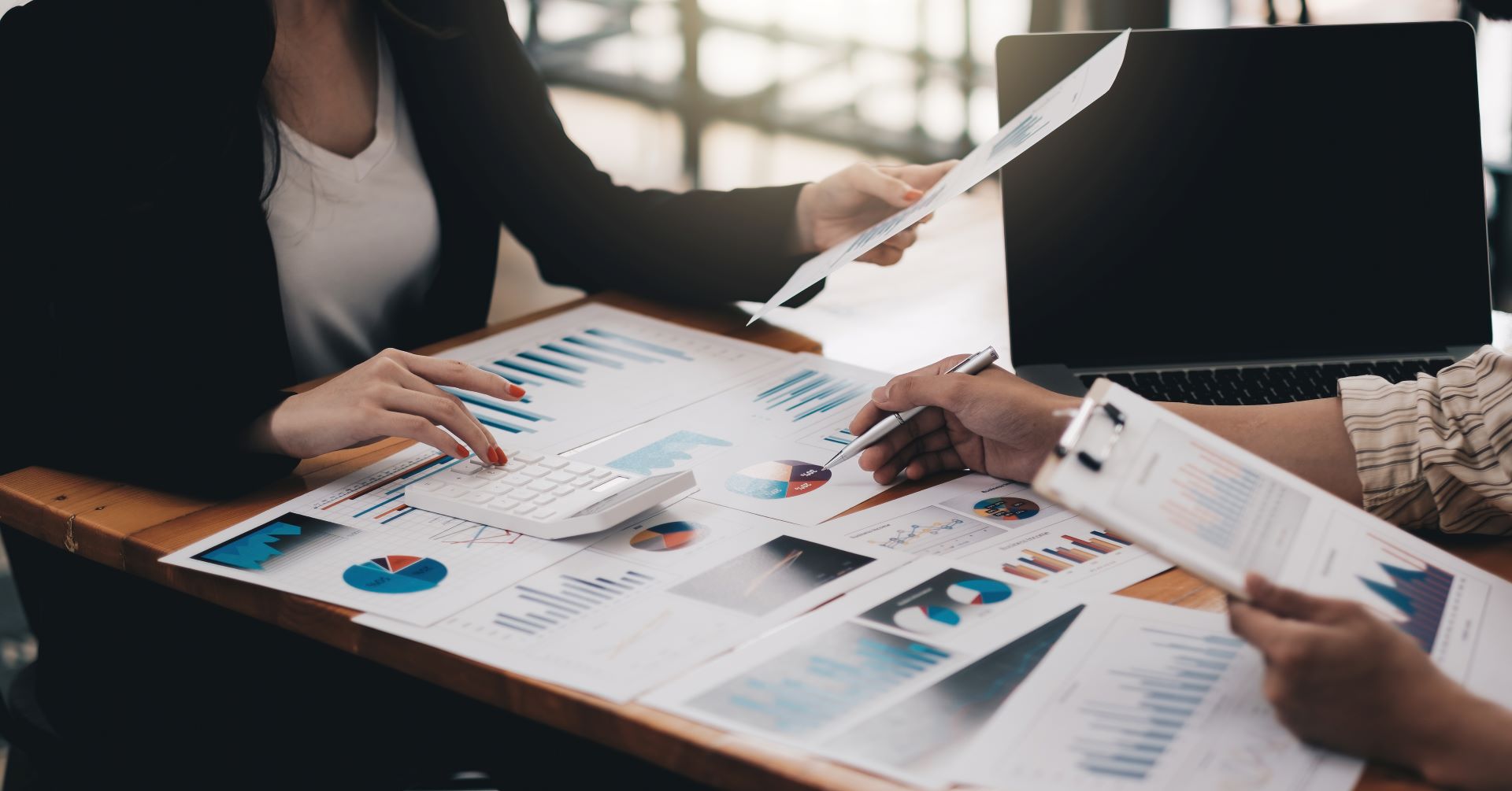 design your own vehicle graphics, vehicle graphics are a cost effective alternative as compared to traditional marketing