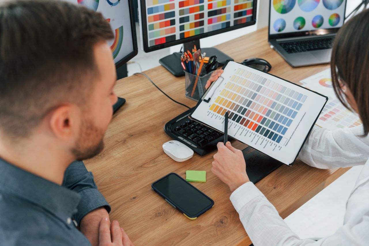 custom printed flags uk, 2 people choosing colours