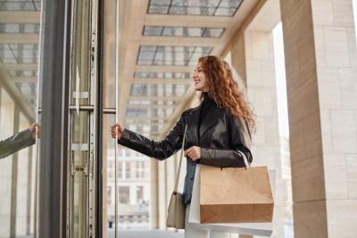 3 Tips on Using Custom Outdoor Signage for Business Events