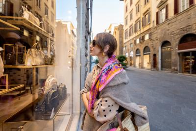 How to Create a Cohesive Customer Journey from Street to Store