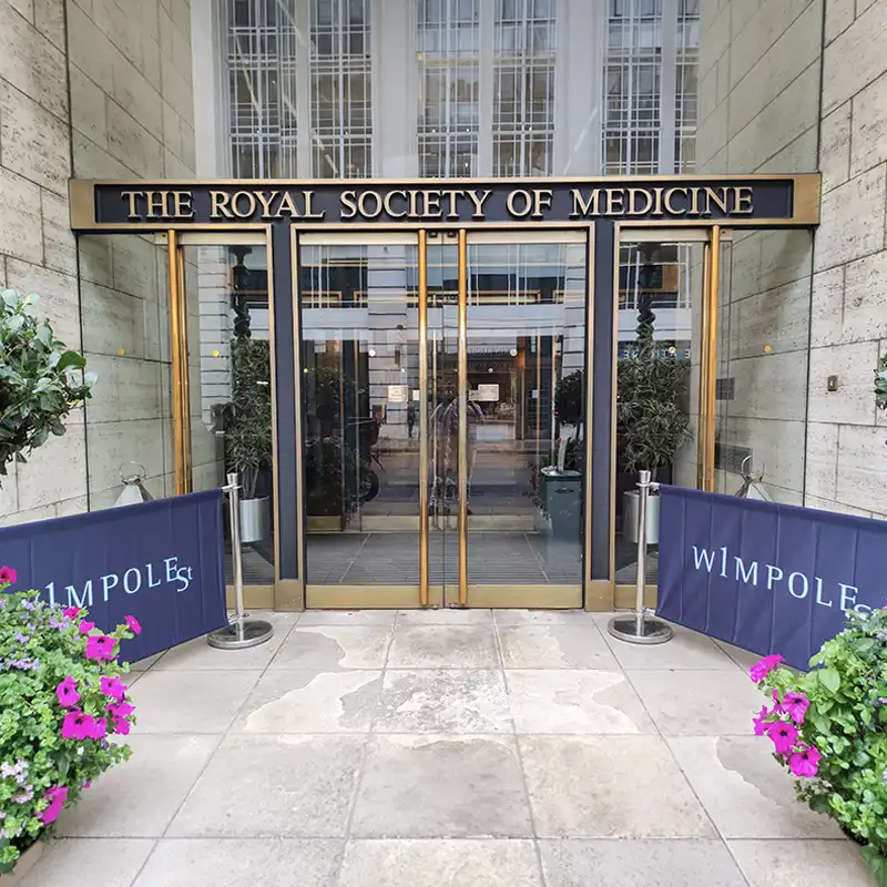 Chrome Café Barrier & Banner Set