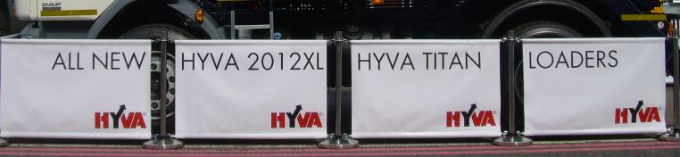 Chrome Cafe Barrier & Banner Set