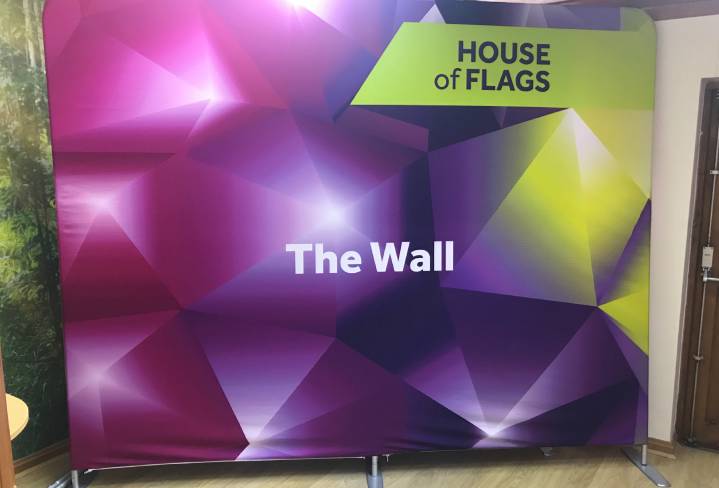 Freestanding Stretch Tube Wall