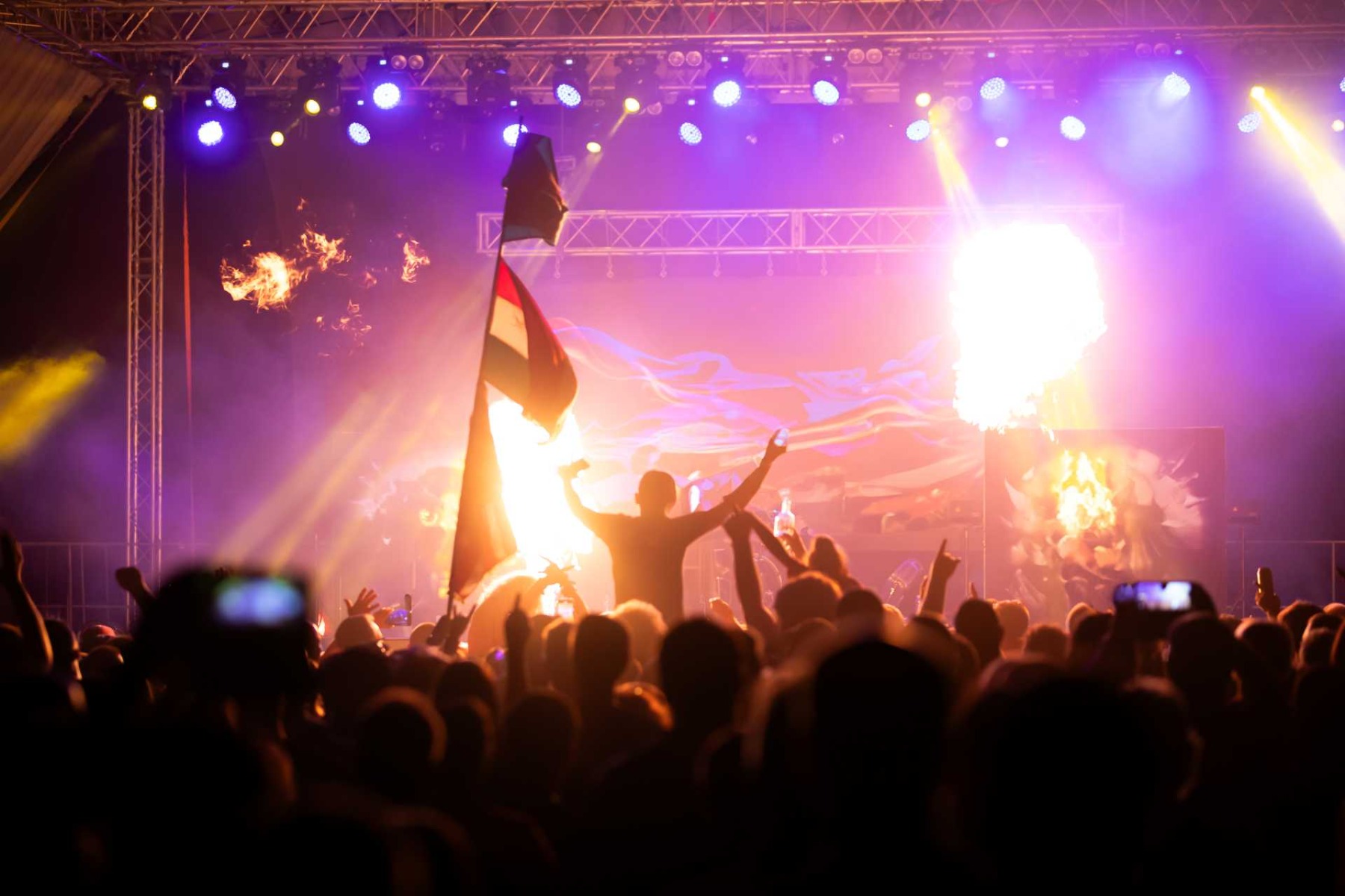 improve audience engagement at live events, crowds at a live musical event.