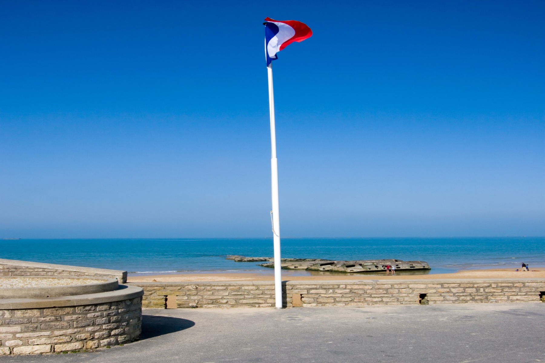 single-colour-vs-multi-colour-flags; multi colour flags in the sky