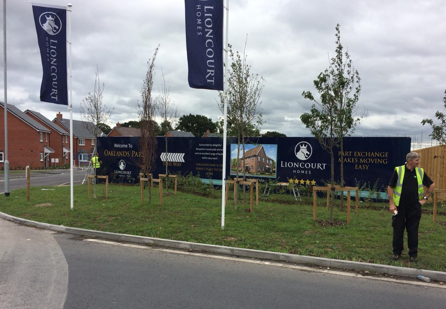 Hoarding boards installation