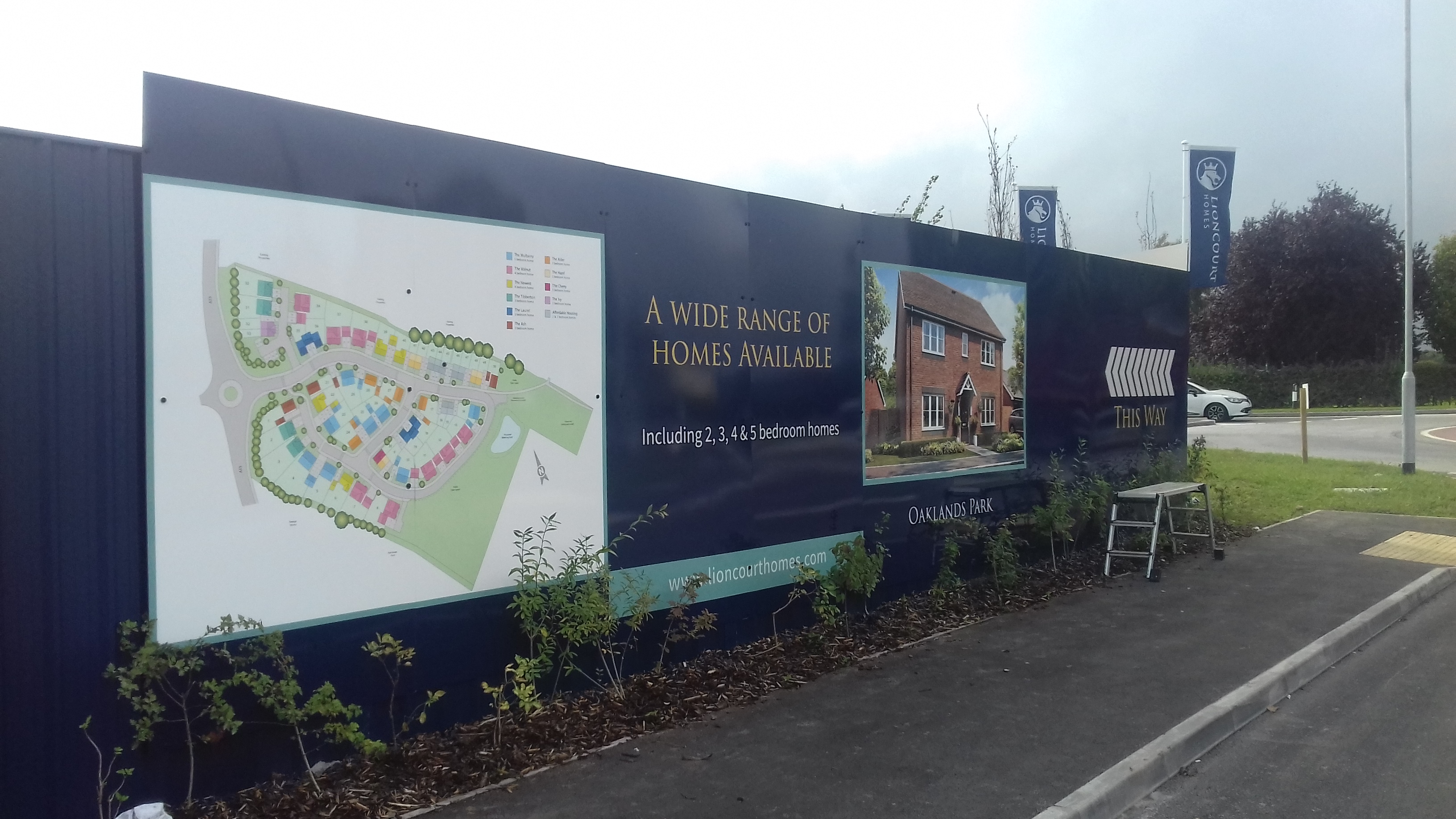 Hoarding boards installation